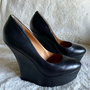 L.A.M.B. By Gwen Stefani Classic Black Wedge Size 6